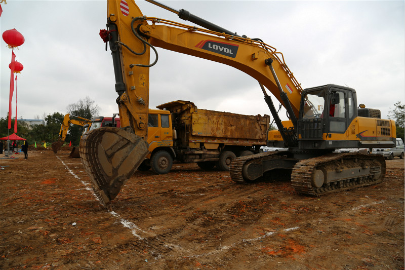 曲靖经开区红星美凯龙项目开工 三江大道商圈