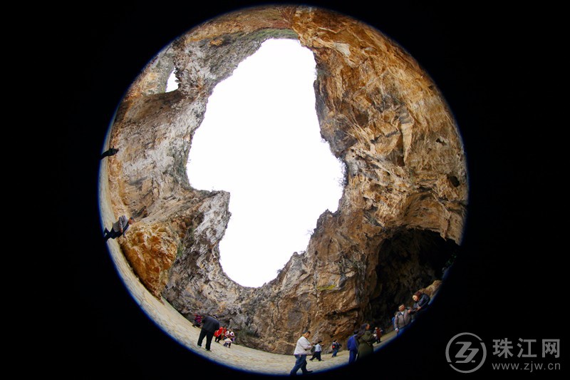 奇石密布 造型百变 鬼斧神工 富源多乐原风景区