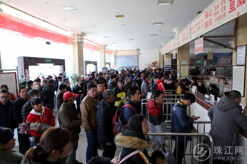 市领导检查督导春运消防食品等安全工作