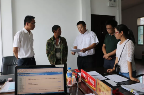 3800余户贫困户受益 蒙自扶贫小额信贷脱贫不