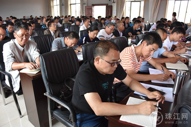 营上镇召开脱贫攻坚工作推进会议