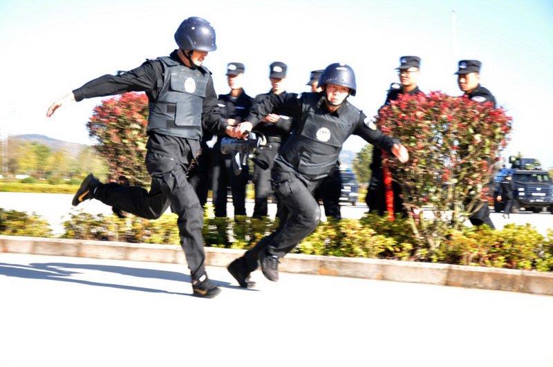 武装接力.jpg