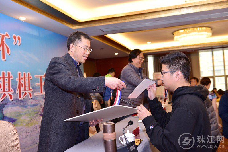 云南省第25届围棋棋王赛收枰 棋圣聂卫平为获