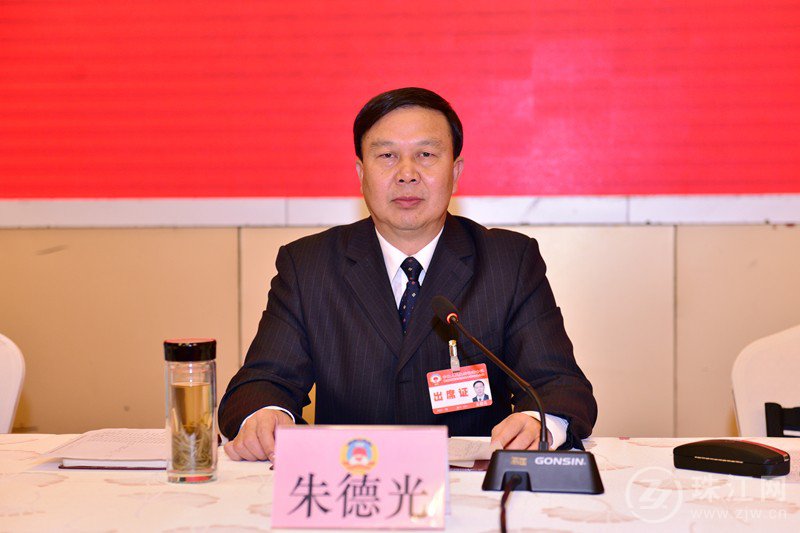 市政协五届二次会议举行《政府工作报告》及相