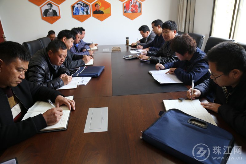 市委常委、副市长年丰深入基层征求群众意见建