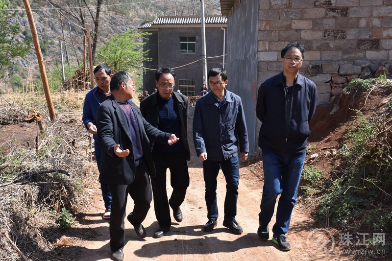 宣威市领导到羊场镇督导脱贫攻坚大走访大排查行动