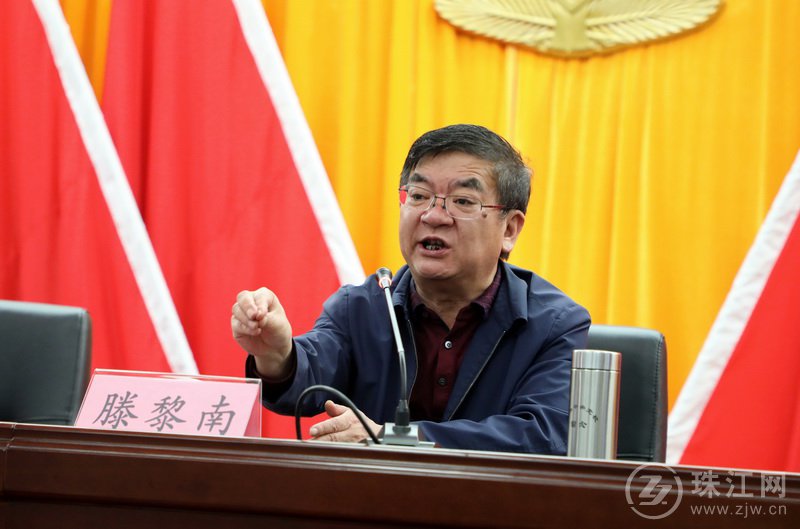 市委党校副校长滕黎南作专题辅导.jpg