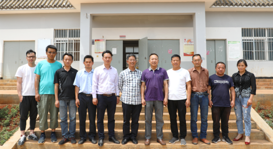 在学校领导的带领下,到会泽县者海镇开展驻村扶贫工作