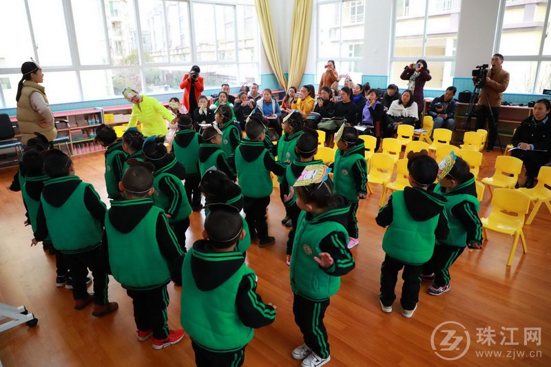 曲靖市何锐名园长工作室,富源县邹月名师工作室团队在营上镇第二幼儿