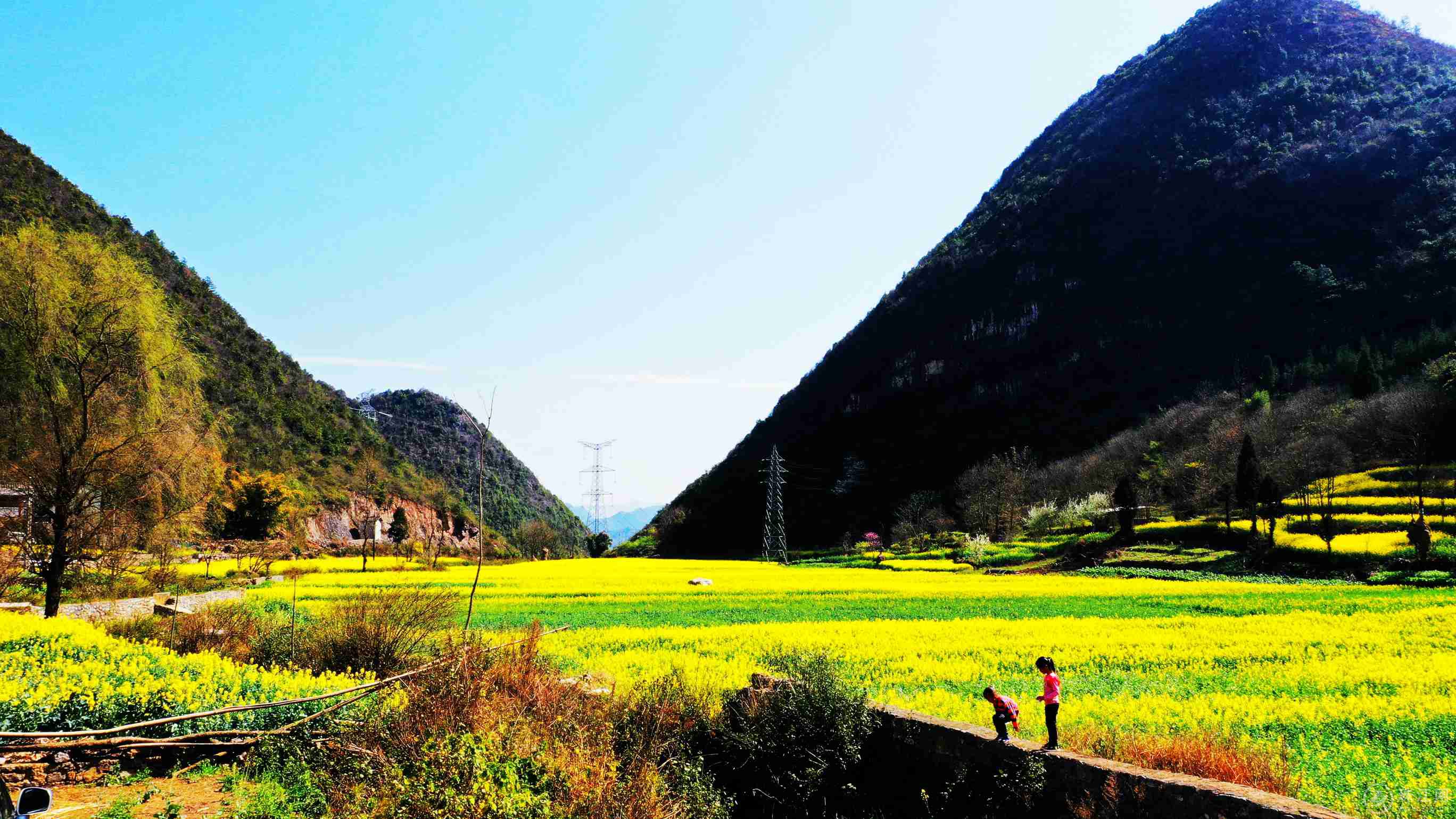 锦绣画布上的十八连山