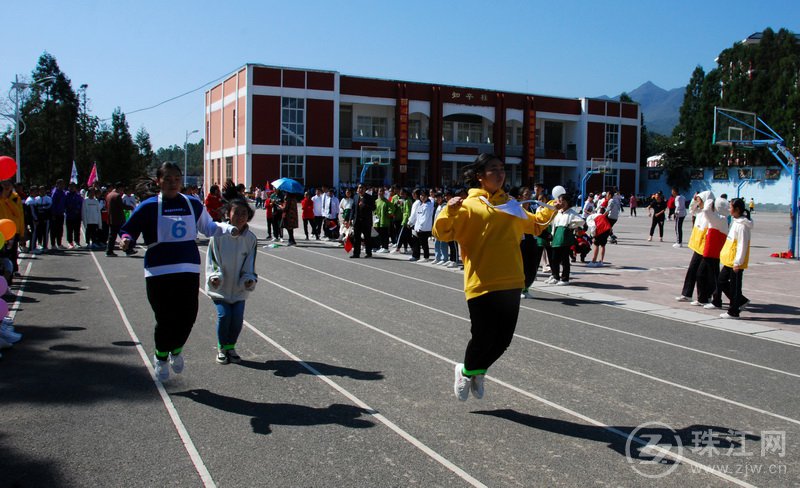 罗平:罗雄一中运动会绽放精彩青春 - 县区新闻 - 珠江网-曲靖.珠江源