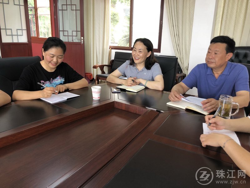 曲靖市老干部活动中心,市老年大学联合开展"不忘初心,牢记使命"主题